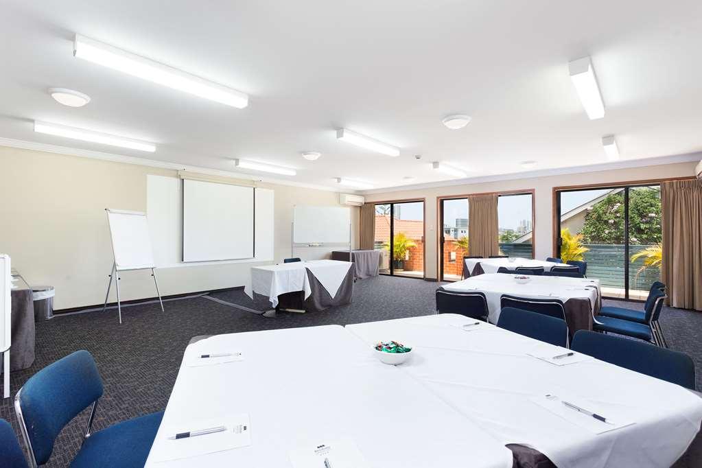 Ramada By Wyndham Windsor 4*