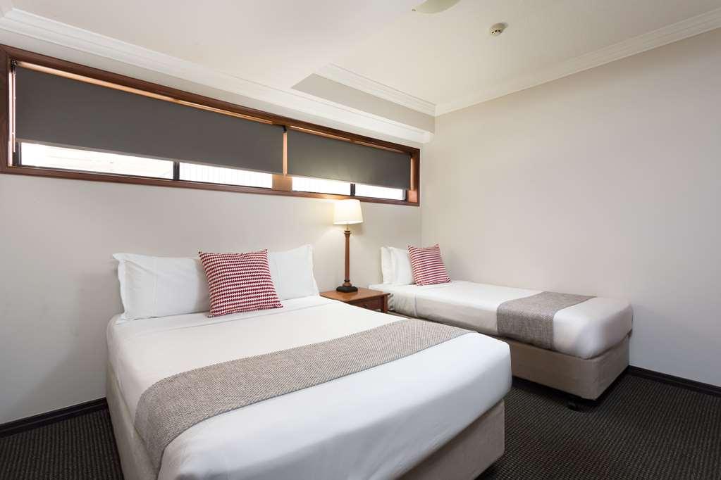 Hotel Ramada By Wyndham Windsor 4*