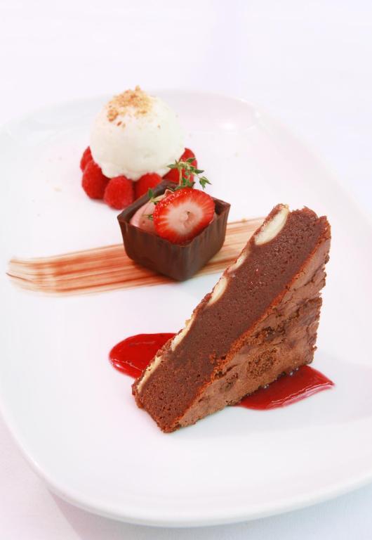 Hotel Ramada By Wyndham Windsor 4*