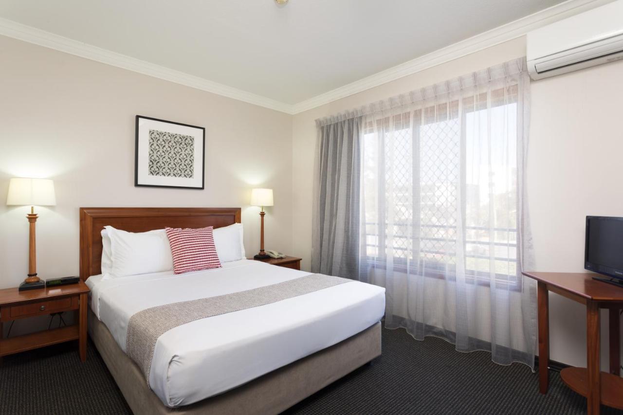 Hotel Ramada By Wyndham Windsor 4*